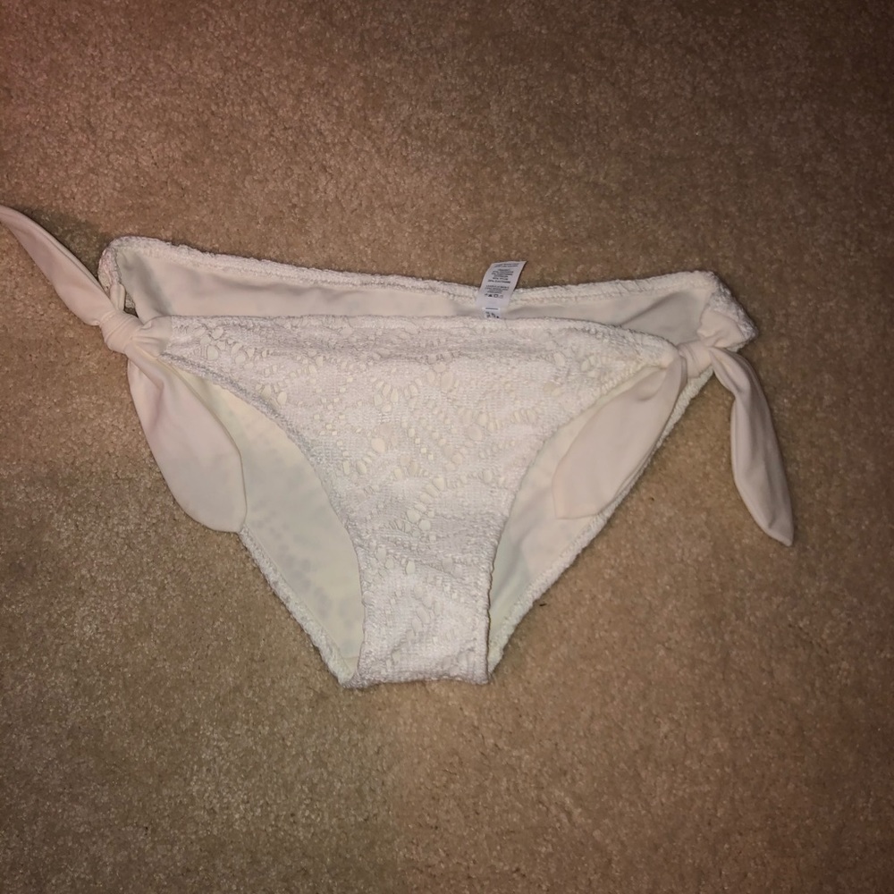 White lace bikini bottoms